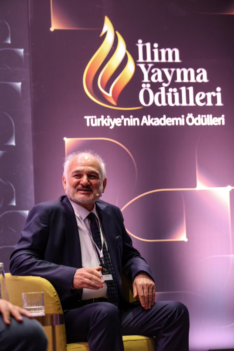 Bugün, Bilimin Sahnesi’nde İlim Yayma Ödülleri 2025 Büyük Ödül Sahibi Prof. Dr. Özcan EREL, İlim Yayma Ödülleri 2025 Mühendislik, Doğa ve Sağlık Bilimleri Ödülü Sahibi Prof. Dr. Barış Bayram, İlim Yayma Ödülleri 2025 Sosyal Bilimler Ödülü Sahibi Prof. Dr. Şener Aktürk’ü