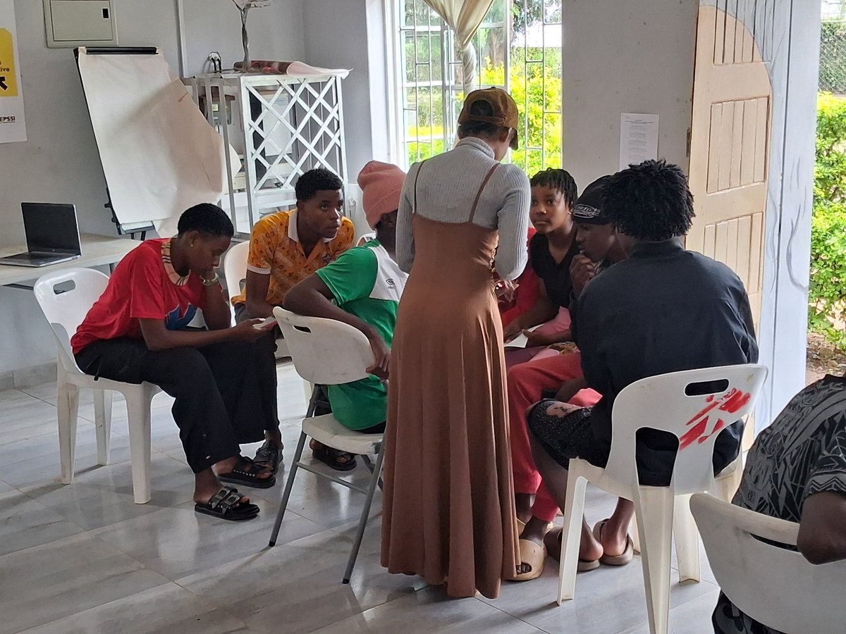 NiyiremaAn18869's tweet photo. Honored to facilitate an SRHR session at REPSSI, powerful, honest, and youth-driven. Empowered youth shape the future. 
#REPSSI #TogetherWeCan https://t.co/WhHmhgF0KS