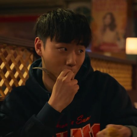 탄빵 tweet media