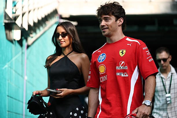 CL16_inside's tweet image. Charles &amp;amp; Alex viennent d’arriver au paddock ! ✨

#F1 #MiamiGP 🇺🇸