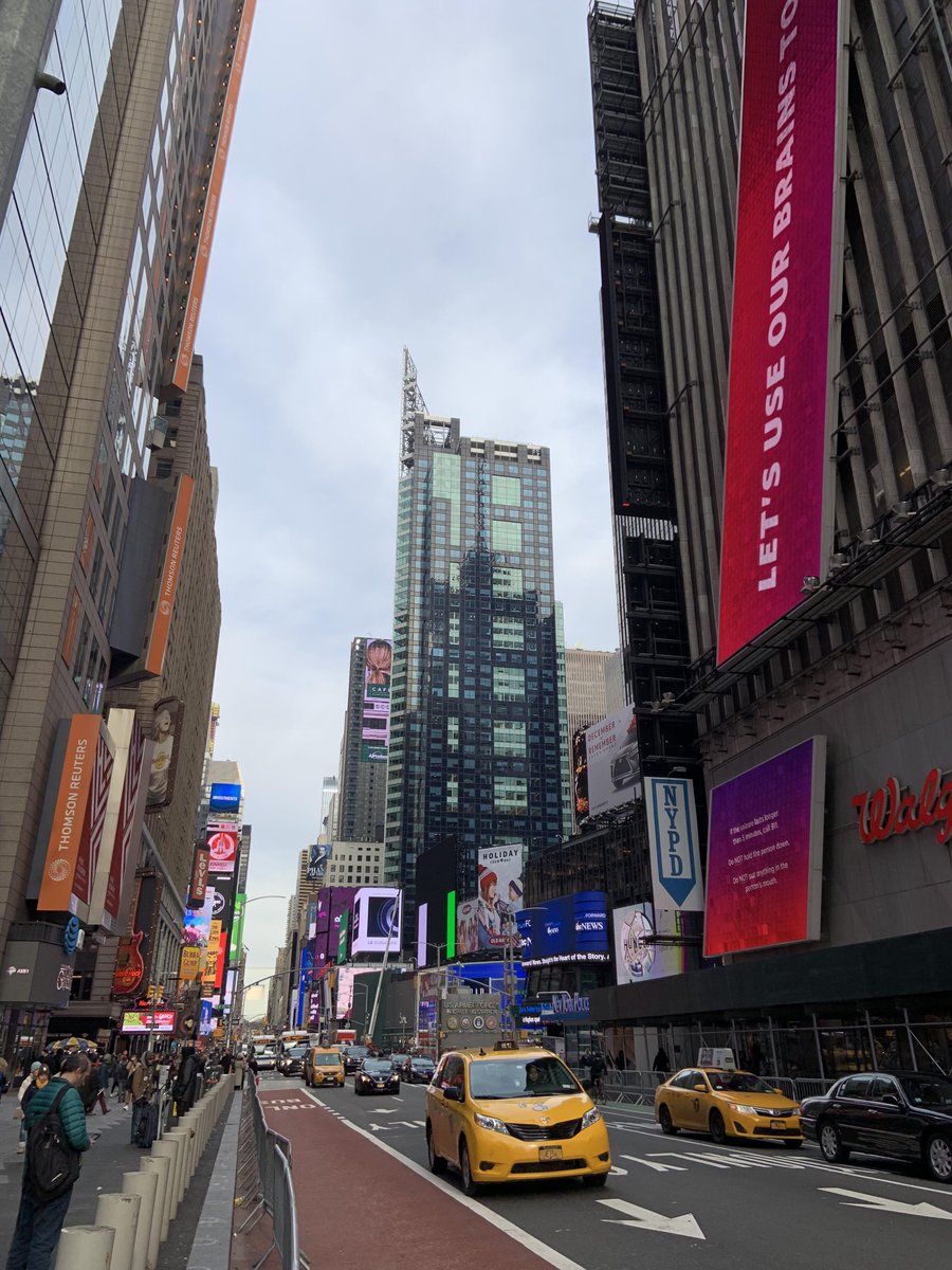 ChanSunsh's tweet image. People complain about the chaos and the cost, but standing in the heart of Manhattan makes you realize why this is the center of the universe. New York doesn't have time for the lazy, but it has all the room in the world for the restless
#NYC #Manhattan
📍 Times Square, New York