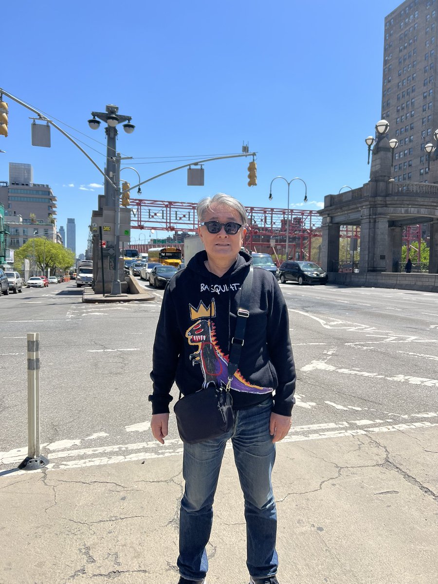 ANTIQUEMIKE1's tweet image. New Yorkを歩いています。面白いお店いっぱいですが観光客で溢れてています。待ち時間2時間もありました。ベーグル🥯とピザ🍕はNO 1です。
 #toyshop #vintage #ファッション #オシャレ #osaka