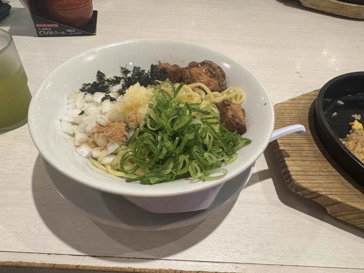 タケソン tweet media