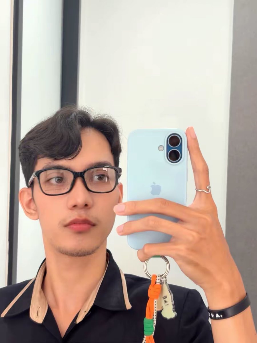 sam ♒ tweet media
