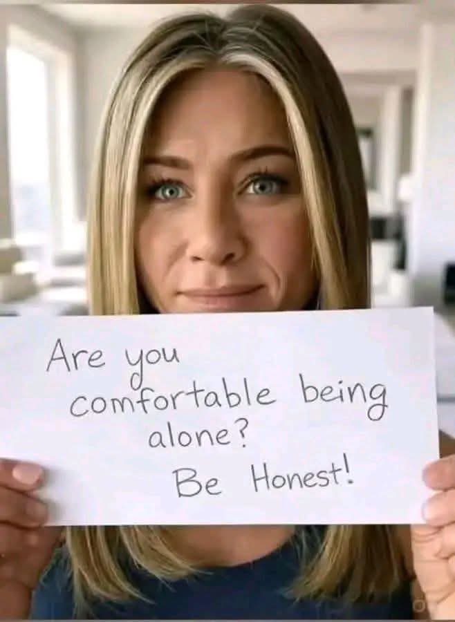 Jen Aniston tweet media