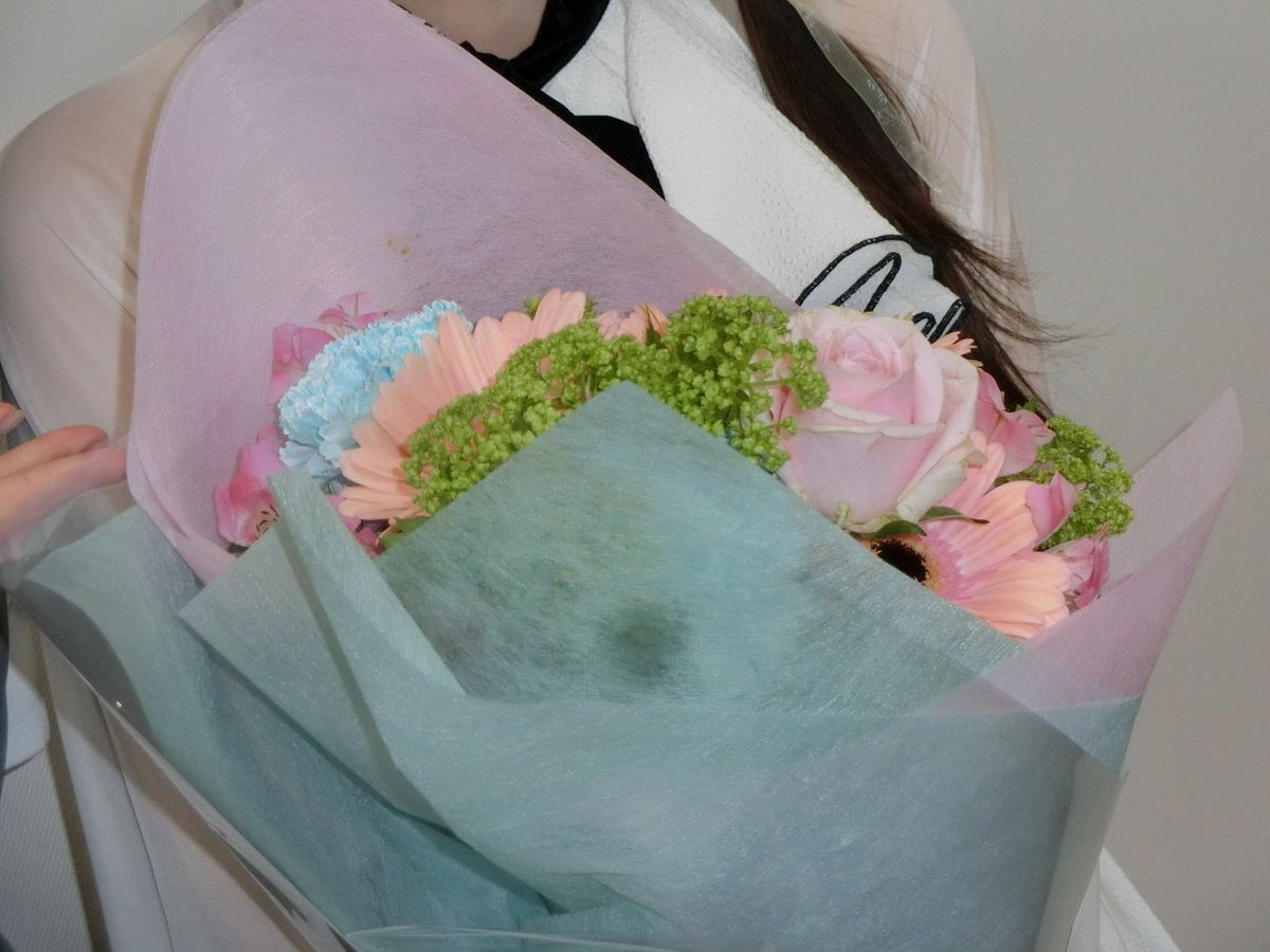 sa__a_syu's tweet photo. 璃果ちゃん卒業本当におめでとう♡
璃果ちゃんと出会えて、推せたことが人生で1番の幸せだったと思う！

実は今日誕生日で、0:00に璃果ちゃんから毎年送られてくる手書きメッセージが来て、来年は乃木坂46の佐藤璃果からは来ないのかと寂しくなった😿

璃果ちゃんの幸せが私の幸せ！！だいすき！！！ https://t.co/T5rimV8UhZ