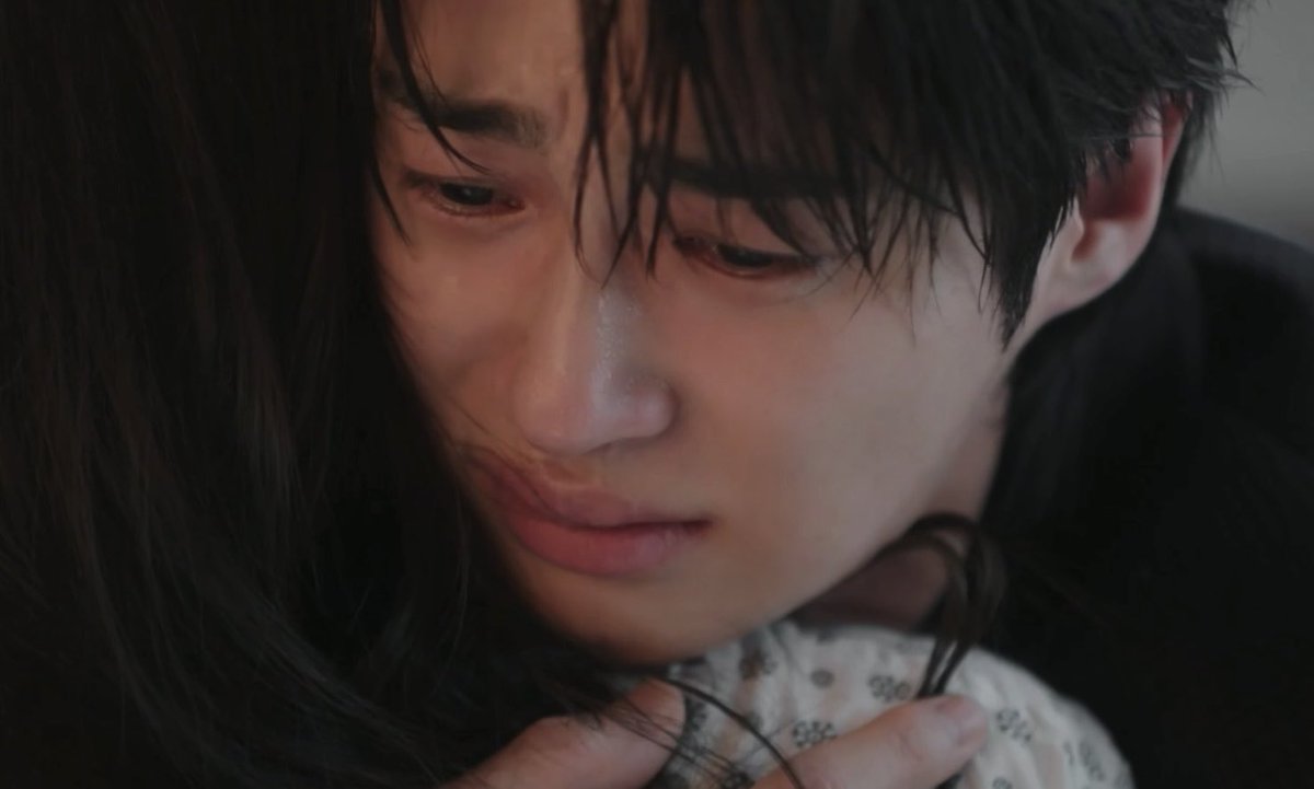 woohyepics_'s tweet photo. the sadness, the pain, the relief you can really see it on prince lee ahn’s emotions here 😭😭😭 

#ByeonWooseok #변우석 #PerfectCrown Ep 8 👑 https://t.co/9pyRogu9B8