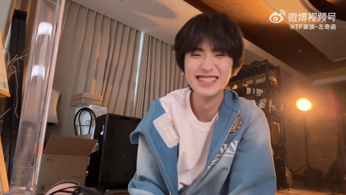 imurbaekitty's tweet photo. ค้าบน้องหมวย 😭♥️ หน้าม้ายาวปิดคิ้ว ยิ้มหวาน ตาหยี โชว์เหล็ก ปากนิด จมูกหน่อย แก้มชมพู ครบสูตรหมวย เฮียรักหมวยครับ 🐈‍⬛🗯️ https://t.co/lKM9liOCCO