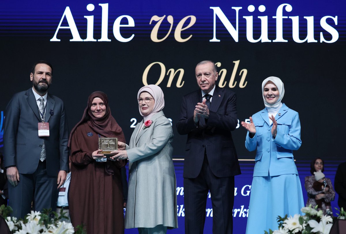 Emine Erdoğan tweet media