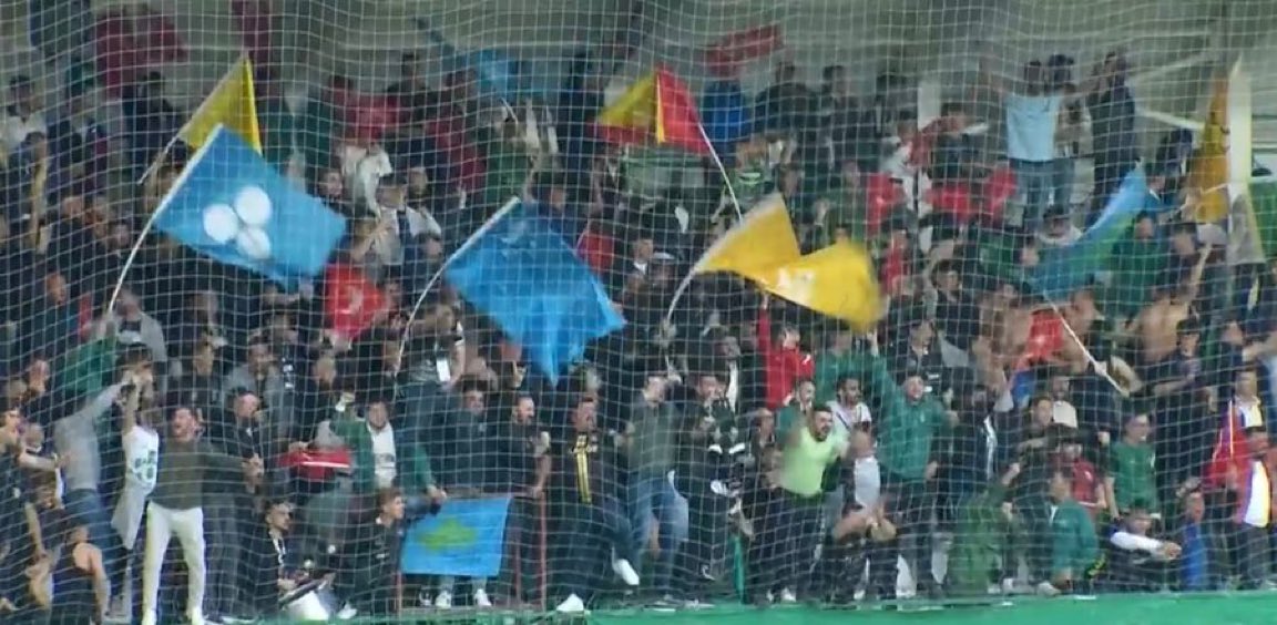 gokceekatuun's tweet photo. Iğdır FK - Sportif Faaliyetler maçında Iğdır tribünleri Türk Devletleri bayrakları açtı. https://t.co/UaXnpk8cVj
