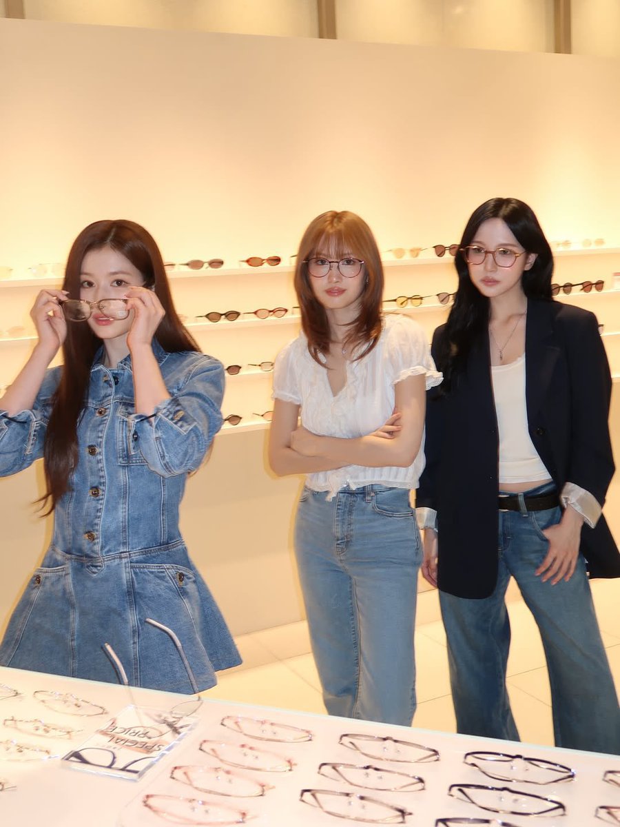 A子 tweet media