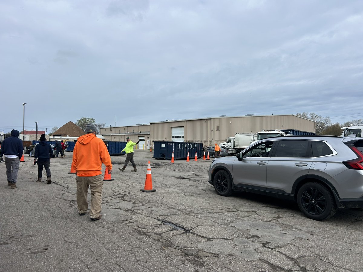 There’s a long line of cars at the City of Erie municipal garage as people are getting rid of old electronics and tires. The event is going on until 1:00.