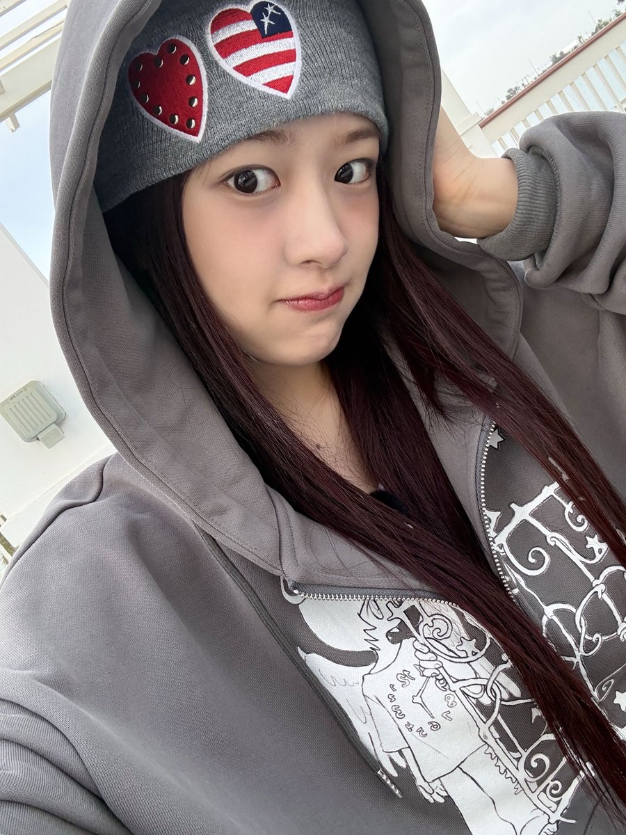n년전 오늘의 안유진 tweet media