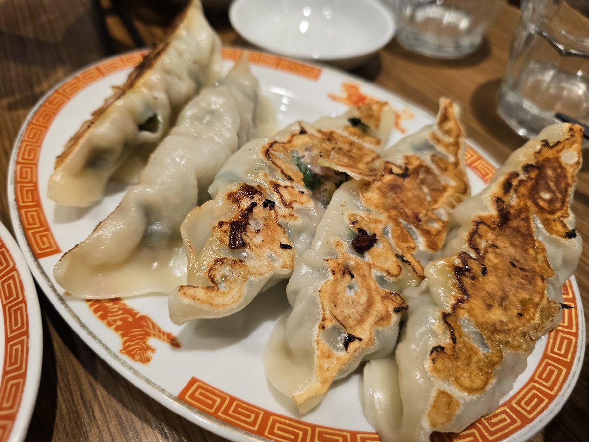 slang2648's tweet photo. 今日は中華料理で😋😋 https://t.co/5aYrODHUX8