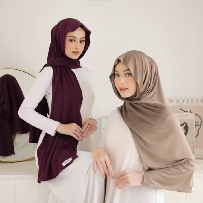 angkeltebob's tweet photo. Yang gak bikin ribet biasanya paling enak sih di pakai macam kerudung pasmina ini.
Langsung cek aja.
https://t.co/9qquhhA8wd https://t.co/mFYsfYhgLi