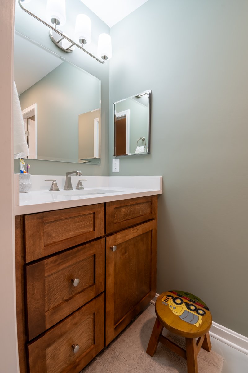 SolsticeK_B's tweet photo. Big style and a strategic layout for a busy family! We turned a compact layout into a smart, beautiful bathroom designed for daily life. With a separate vanity area, warm wood cabinetry, extra linen storage, and sleek tile finishes, this space makes mornings easier for everyone. https://t.co/1VQITkpKCB