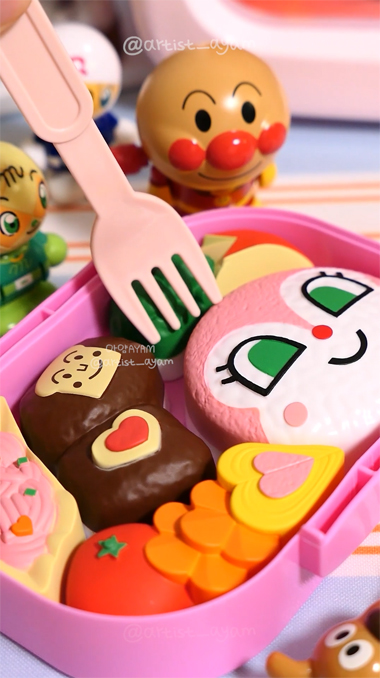 artist_ayam's tweet image. Making Miniature Anpanman Picnic Lunchbox 🍱 Satisfying ASMR | 호빵맨 피크닉 도시락 만들기
▶ 영상 링크는 아래 댓글을 참고해주세요!
#asmr #toys #satisfying #miniature #miniaturecooking #fidgettoys #anpanman #おもちゃ #ミニチュア #アンパンマン #장난감 #호빵맨