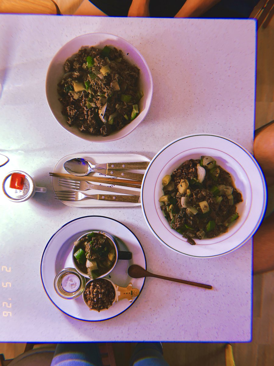 DrewVanilla_'s tweet photo. <렌틸콩+흑미쌀> 냄비밥에 <호박 가지 대파 양파 불고기> for Dinner 먹으며 영화 <Bad boys> 보며 ‘마이’ 웃었다.ㅎ 내일 초초새벽에 훈련 가야 하는 청소년 위해 보이들 일찍 일어나야 해서 벌써 Bed time 모드.`v´#May2 #saturday https://t.co/bnOPkMsxdU