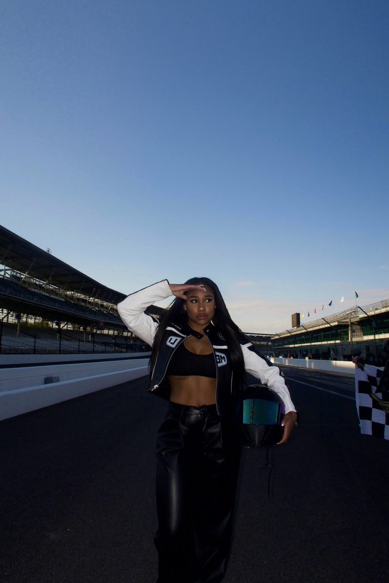 AlaniFIT's tweet image. BTS📸: @IMS  #indy500 #photoshoot