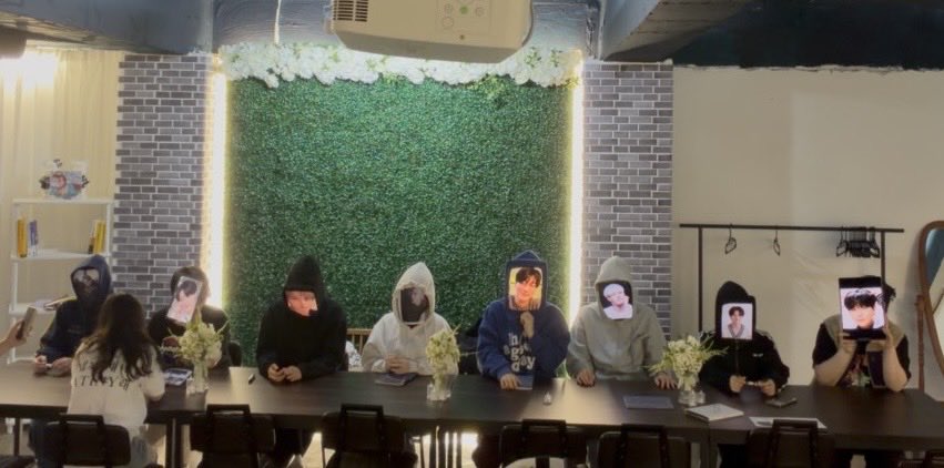 팬싸 못 가서 열었습니다