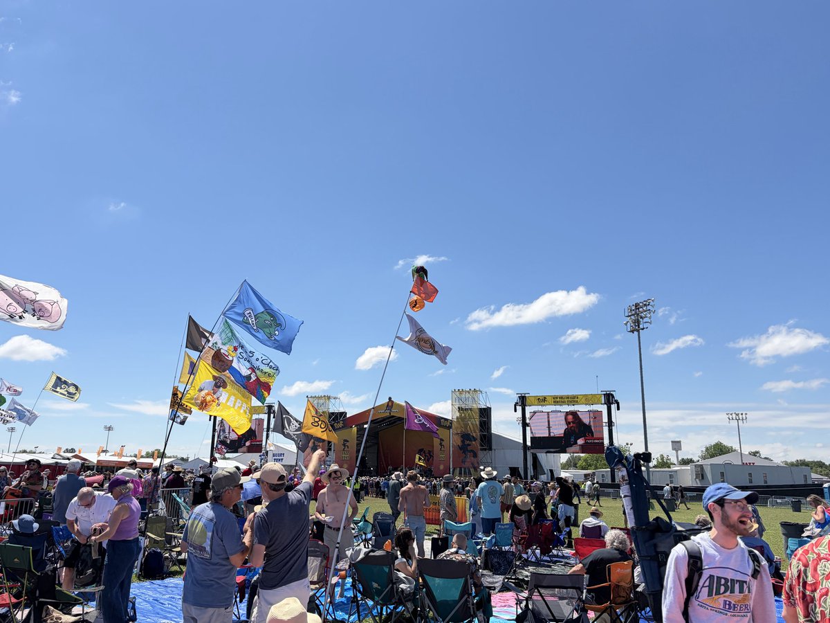 Greg_Ward_44114's tweet photo. Good start to the day at JazzFest https://t.co/Iv9W0qabEm
