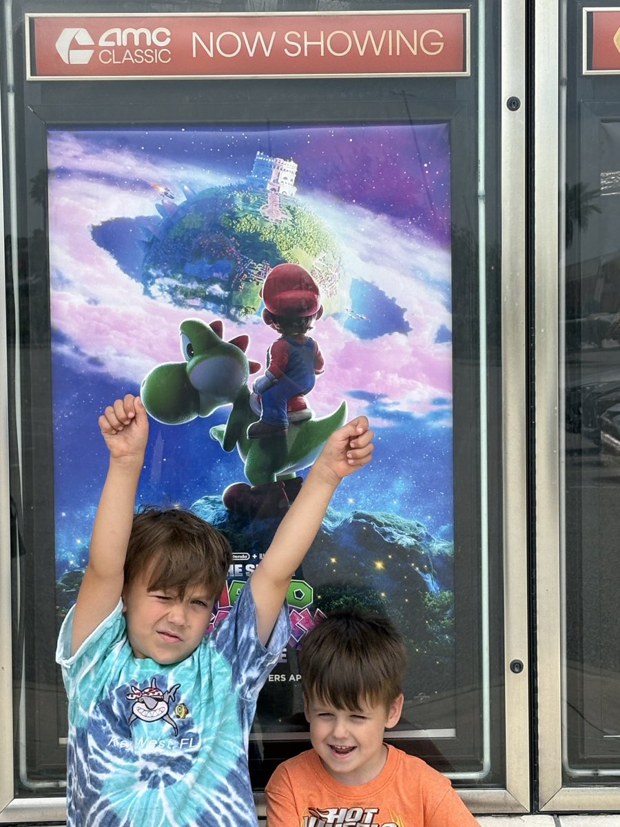 yerkskyz's tweet image. Getting it done while having fun. #AMC #AMCTheatres