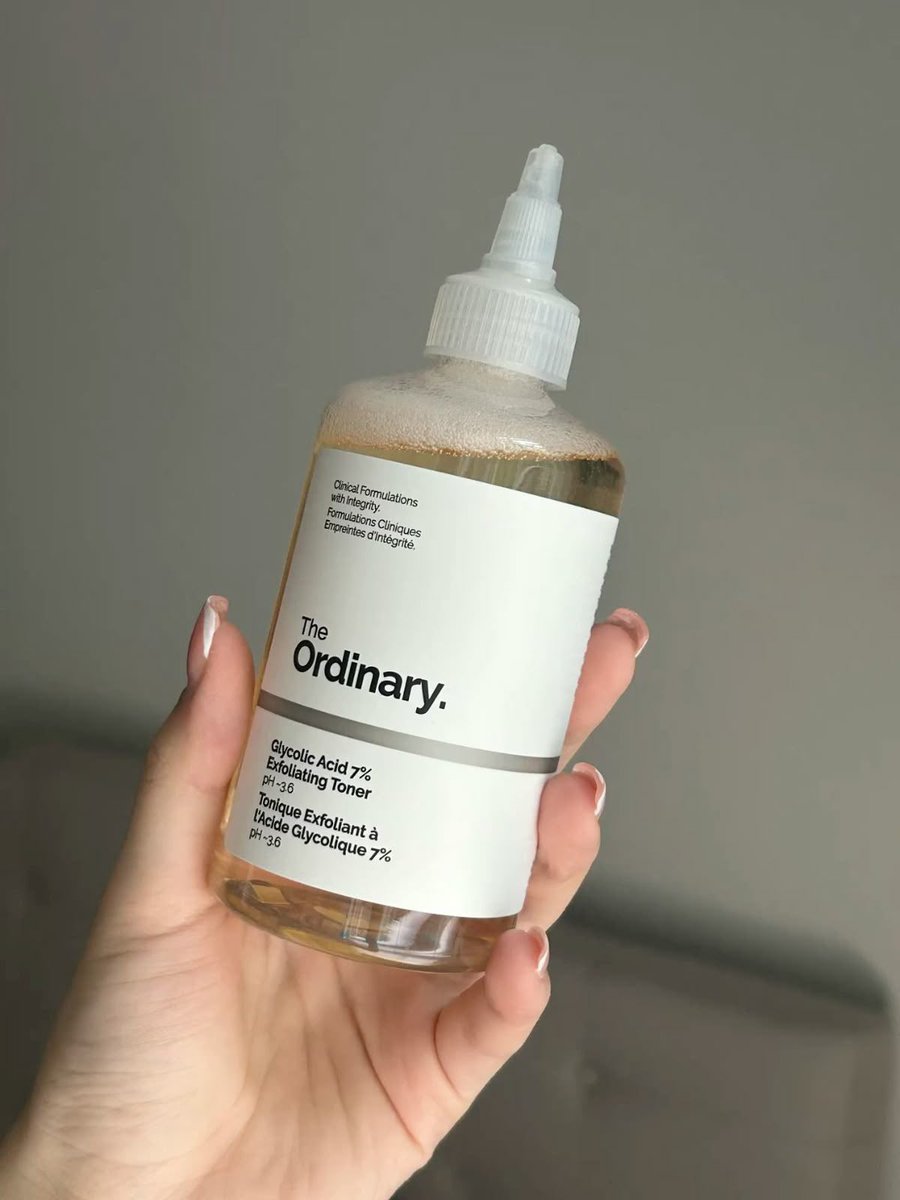 ErinEos2's tweet photo. I get the hype now. My skin looks brighter, feels baby-soft, and those tiny bumps? Slowly disappearing. ✨ I’ve been using glycolic acid + nivea creme and I love how smooth my skin feels.￼ https://t.co/nsPX5y9AKK