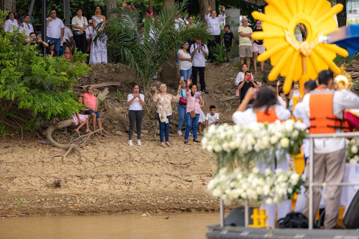 Lanotadigitalc's tweet image. #Montería #Fundación #Aniversario

Con una programación solemne y cargada de simbolismo, Montería conmemoró sus 249 años de fundación, en una jornada que exaltó su historia, su identidad y, sobre todo, el valor de su gente como motor de transformación.

Los actos protocolarios