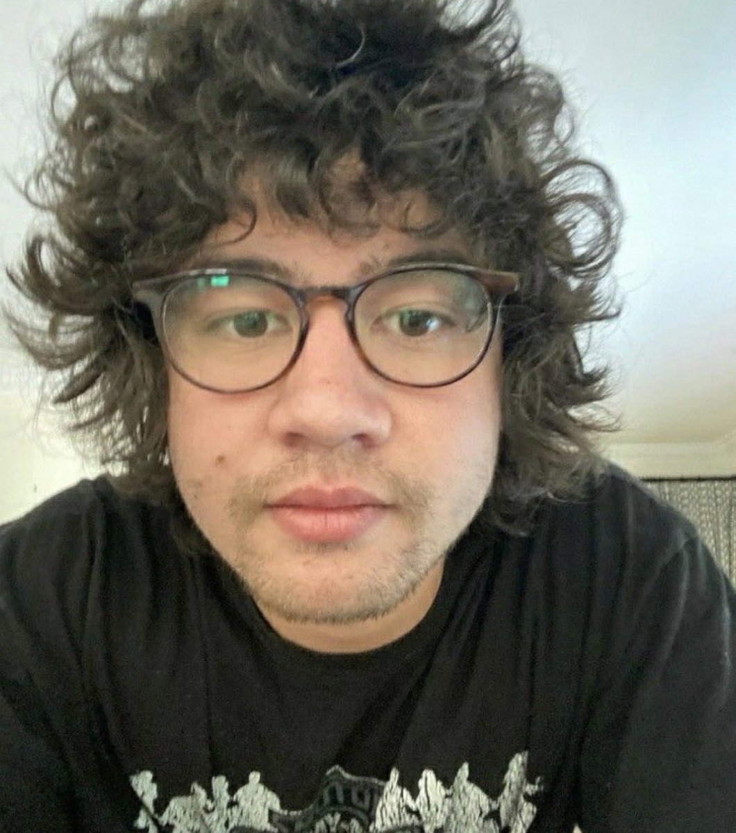 pls come back to me brunette curly calum