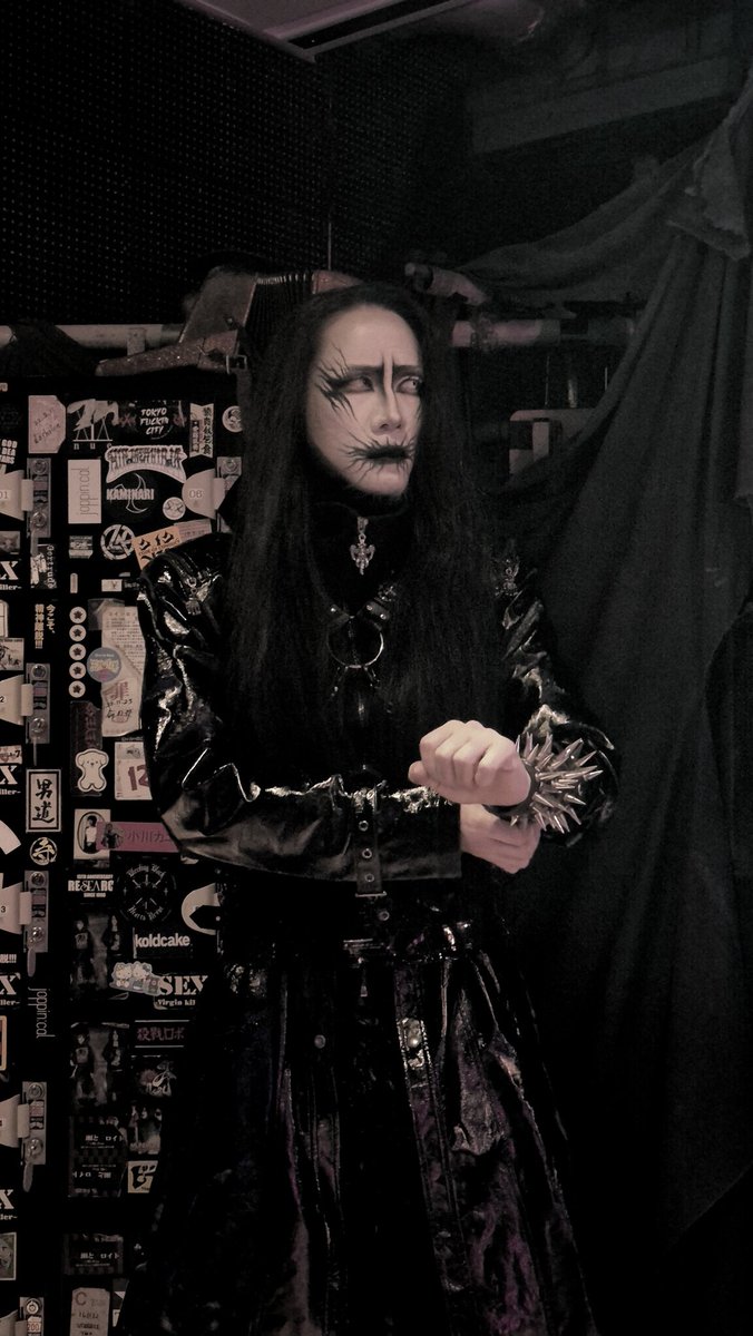 A Message from Somyul.

The heat I feel from you on stage
always keeps me alive.
Ikebukuro Chop, WildSide Tokyo.

消滅.