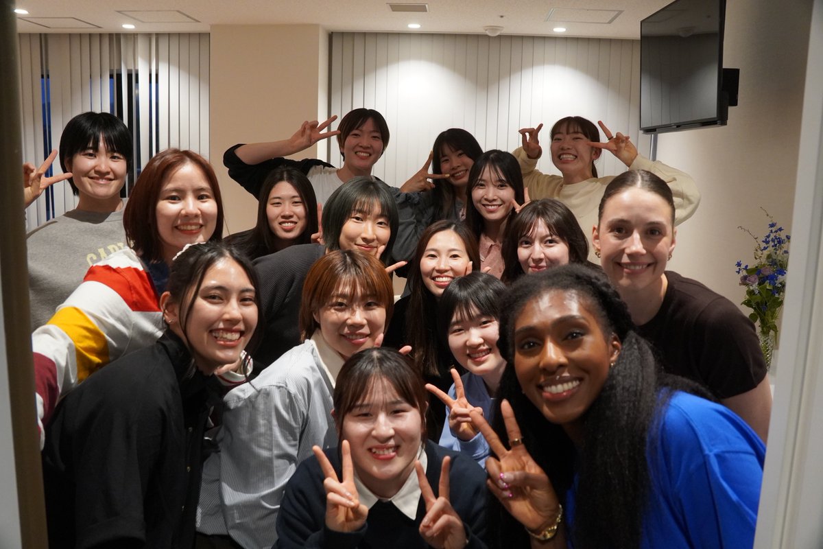 springsofficia1's tweet photo. SPRINGS FanFes2026🤝💙

ご来場いただいた皆さま、ありがとうございました✨お楽しみいただけましたか😌⁉️

約750名のスプリングスファミリーの皆さまにお集まりいただき、笑顔あふれる、楽しい時間を過ごすことができました💙

今シーズンは、
「スプリングスファミリーなしでの優勝はなし」
そう言い切れるシーズンでした。

たくさんの愛と、熱く温かいご声援をありがとうございました📣

#SVリーグ #バレーボール #佐賀 #鳥栖