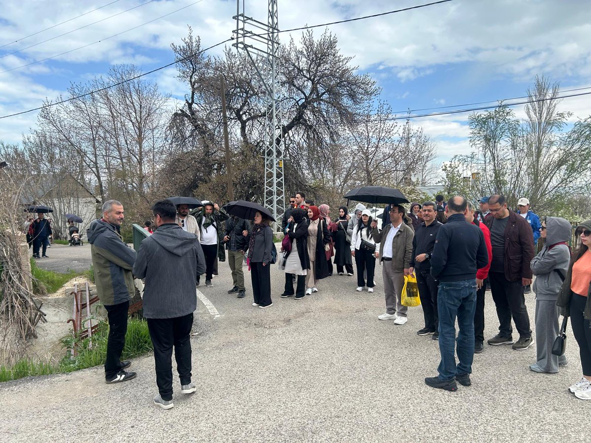 umitgultepev2's tweet photo. Van Öğretmenler Akademileri Şehir ve Kültür Akademisini Edremit'te ağırladık.
Benim için son derece verimli bir program oldu. Katılım gösteren kıymetli Öğretmenlerimize, kurum yöneticileri ve kıymetli dostum @atis_emrah 'e teşekkür ediyorum https://t.co/5bXd4WEc9X