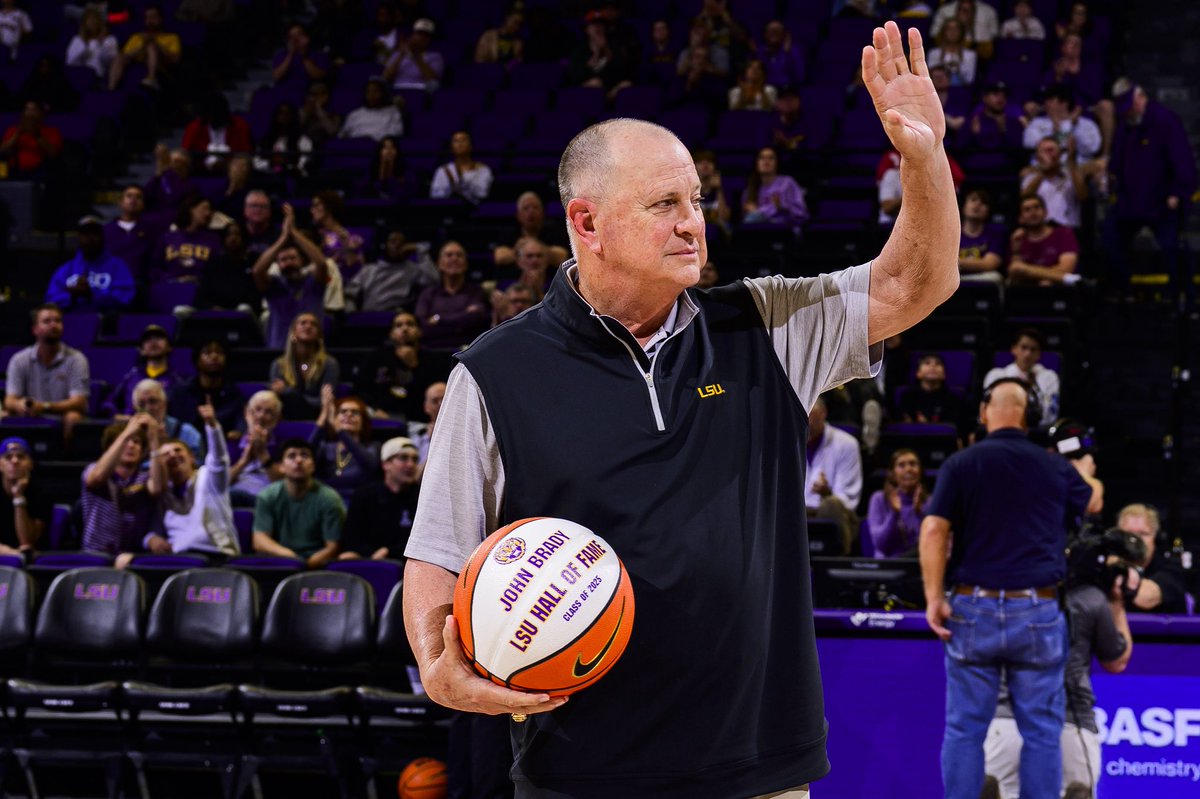 LSU Basketball tweet media