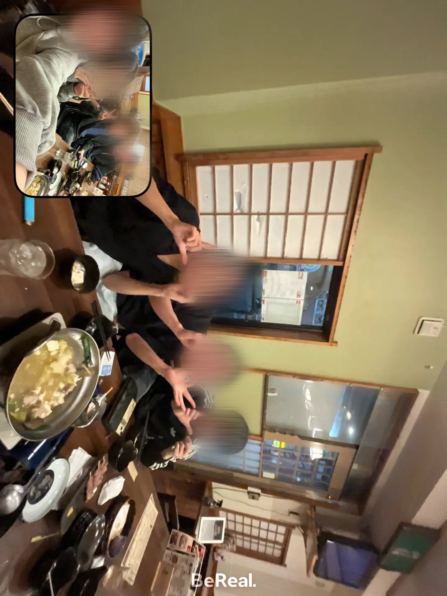 あき tweet media