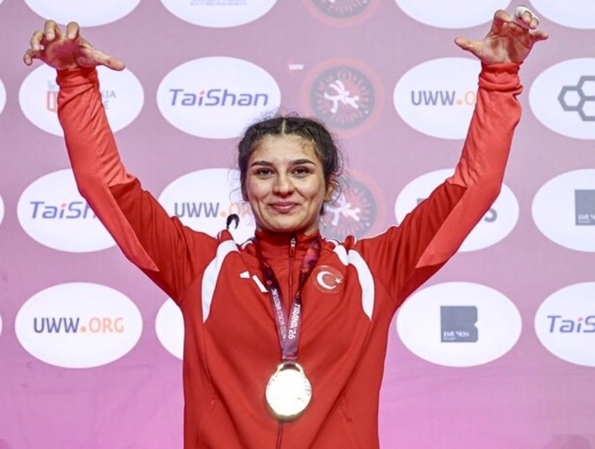 UgurFora's tweet photo. Milli güreşçimiz, Beşiktaş Güreş Şubesi sporcusu Nesrin Baş, Avrupa Güreş Şampiyonası 68 kiloda altın madalya kazanarak ikinci kez Avrupa Şampiyonu olmuştur.

Ülkemizi ve camiamızı gururlandıran Nesrin Baş’ı tebrik ediyor, başarılarının devamını diliyoruz. 🇹🇷 https://t.co/jiU3lAKHcq