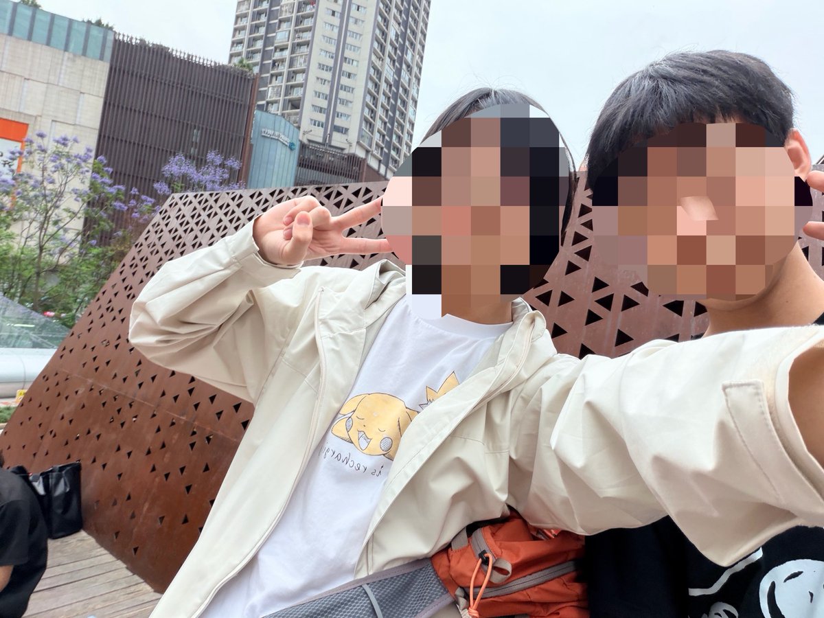 Ryou_DF's tweet photo. 于是……
和@Haodu_dev见面～ https://t.co/AB7WBFkTNp