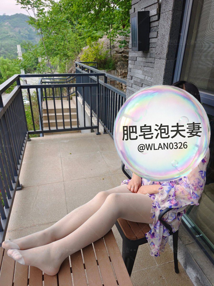 WLAN0326's tweet photo. 五一出游给老婆准备了每天一套漂亮衣服D2 https://t.co/FfMIjn04L2