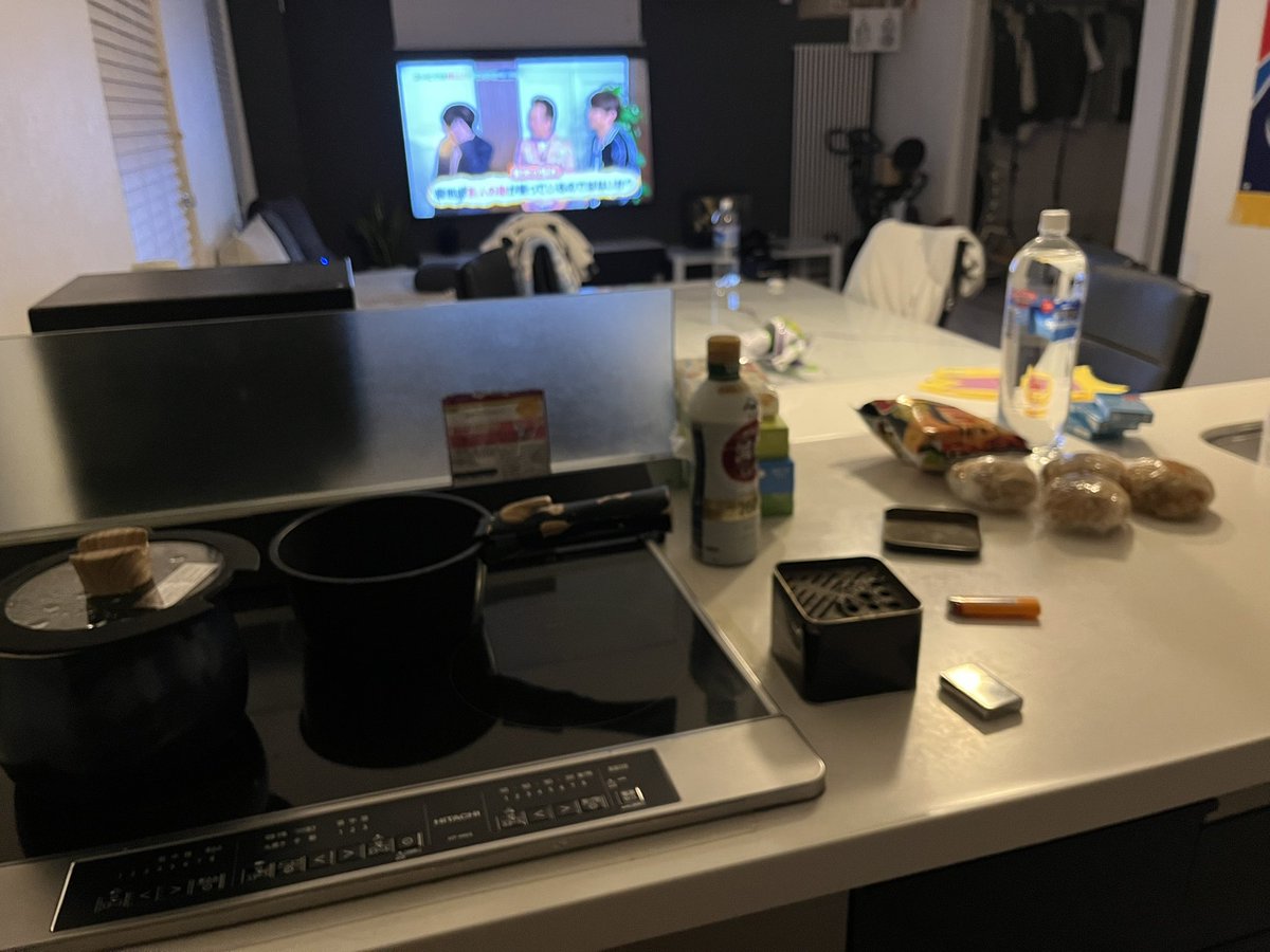 024k137119's tweet photo. Staying over at my best friend’s place tonight😄goodnight😪 https://t.co/FgPHFm7oZH