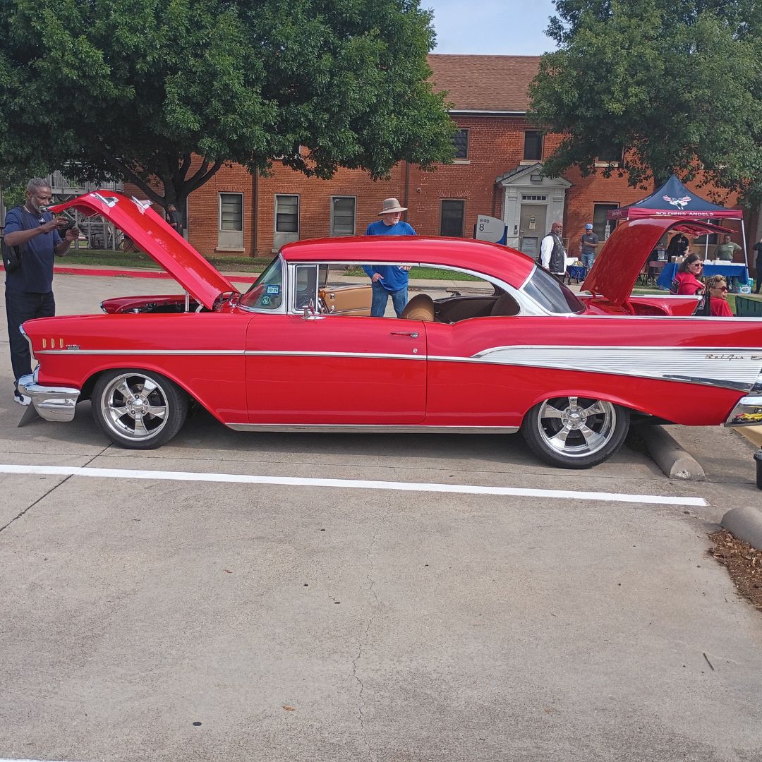 soldiersangels's tweet photo. At the Dallas VA CLC Car Show, Soldiers’ Angels provided coffee and lunch alongside Living Spaces volunteers, creating a day of connection, memories, and smiles for Veterans.
#SoldiersAngels #SupportOurTroops #VeteransSupport #DallasVA #ServingThoseWhoServe #LivingSpaces https://t.co/DML13y79Mw