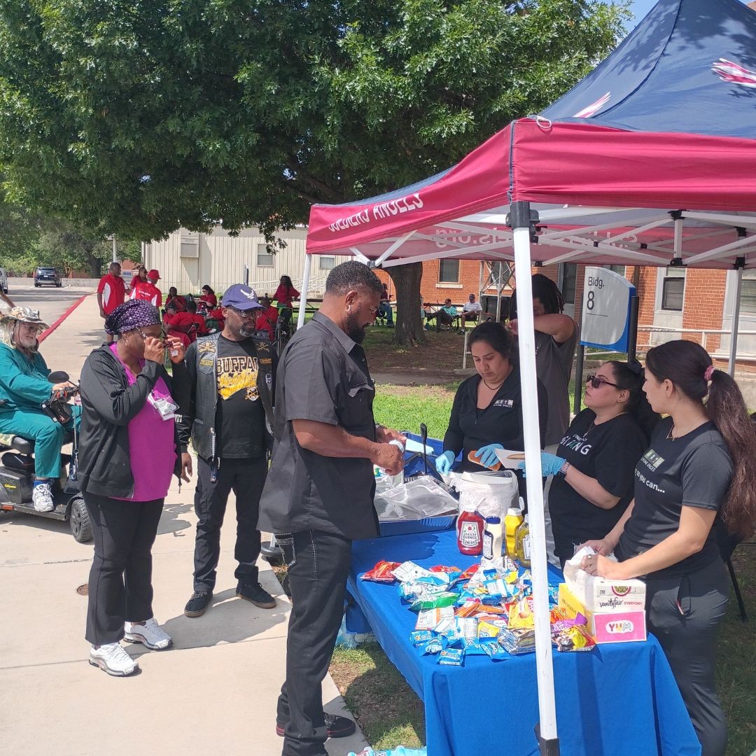 soldiersangels's tweet photo. At the Dallas VA CLC Car Show, Soldiers’ Angels provided coffee and lunch alongside Living Spaces volunteers, creating a day of connection, memories, and smiles for Veterans.
#SoldiersAngels #SupportOurTroops #VeteransSupport #DallasVA #ServingThoseWhoServe #LivingSpaces https://t.co/DML13y79Mw