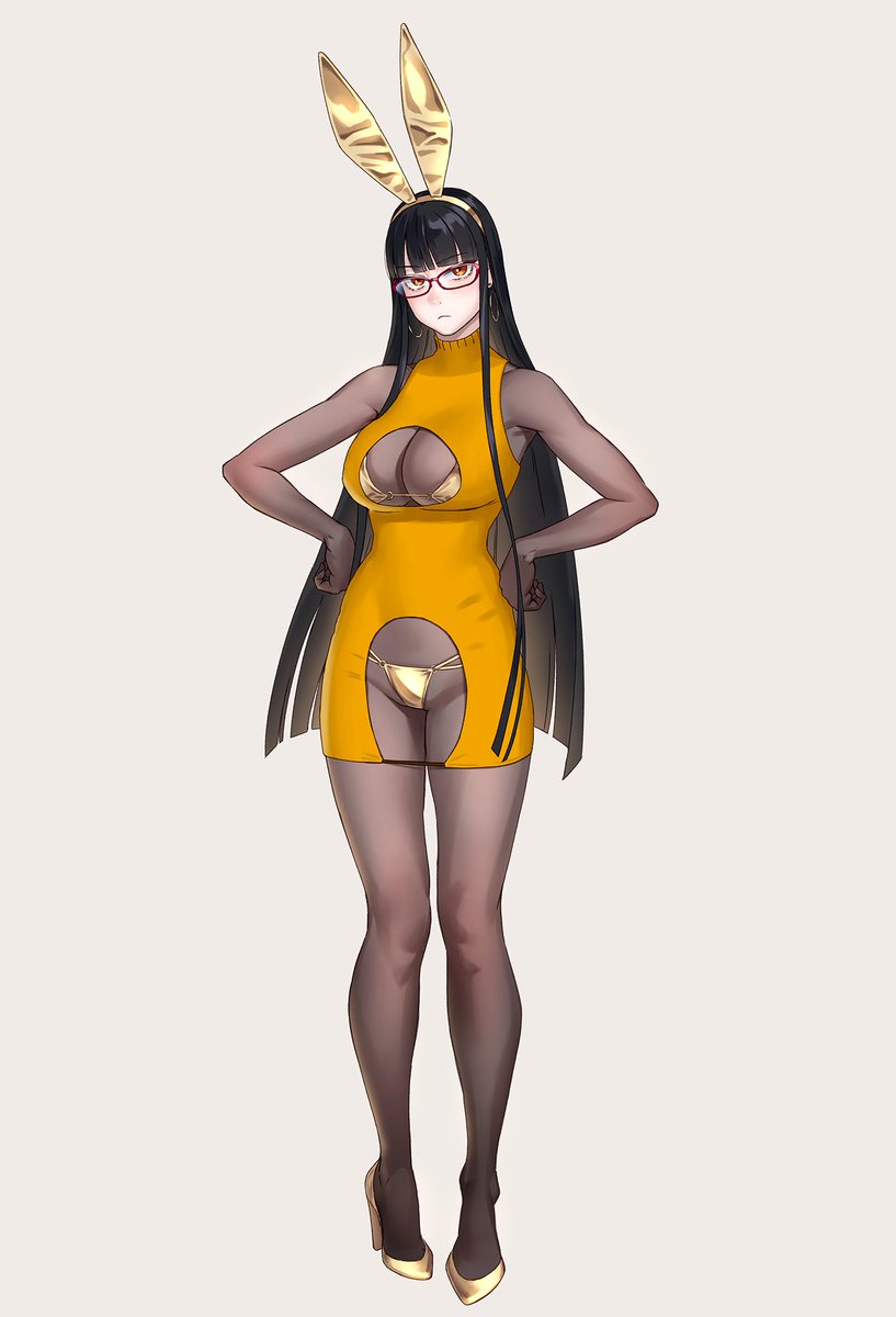 5月のバニー。
全身タイツ金ビキニバニー。 