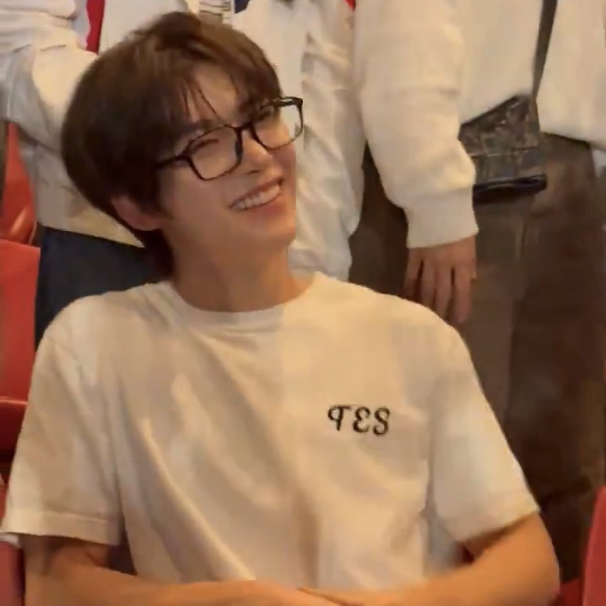 CHOi3PRO's tweet photo. Today's Matthew
glasses and white Tee🤓🤍 https://t.co/0wu6AnaWqh