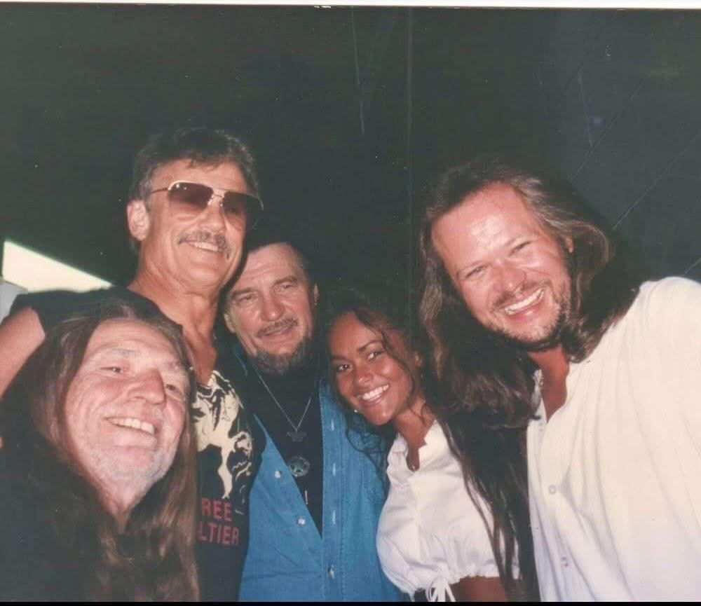 Willie Nelson, Kris Kristofferson, Waylon Jennings, and Travis Tritt.