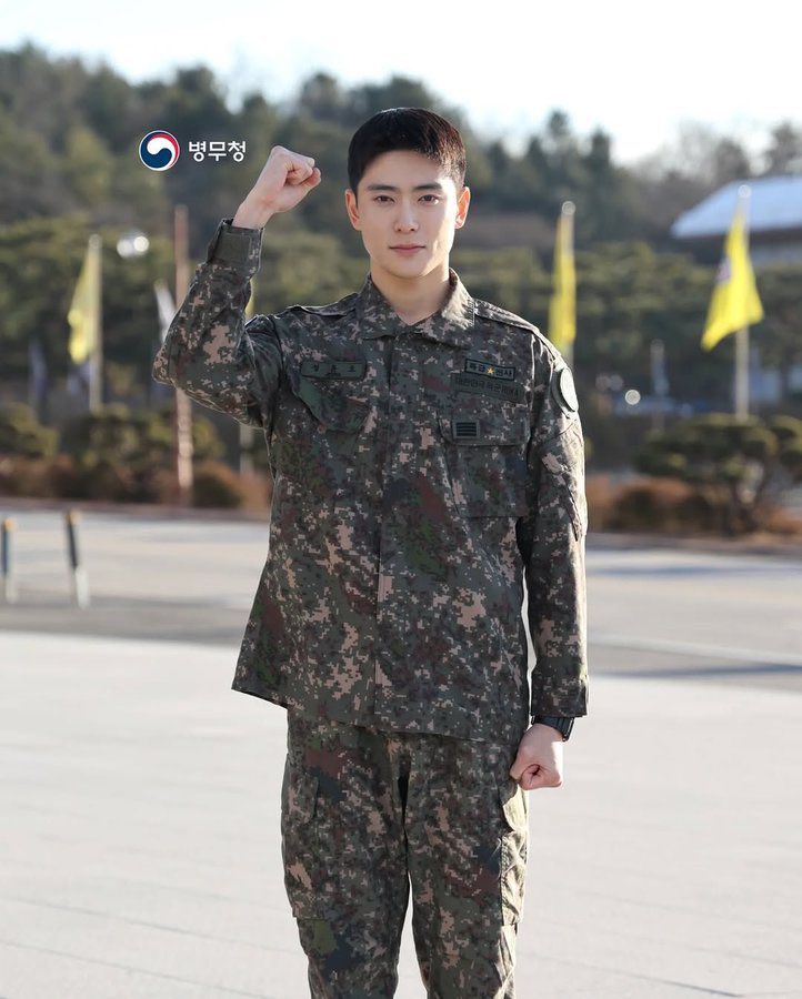 너이 𝓙 tweet media