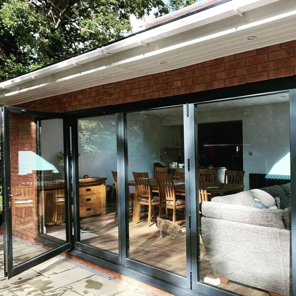 FeelWarmGlazing's tweet image. Looking to add some extra living space to your home without breaking the bank? Consider a single story extension from Feel Warm! With a variety of styles and materials to choose from, you can create the perfect space for your needs. #extension #affordable