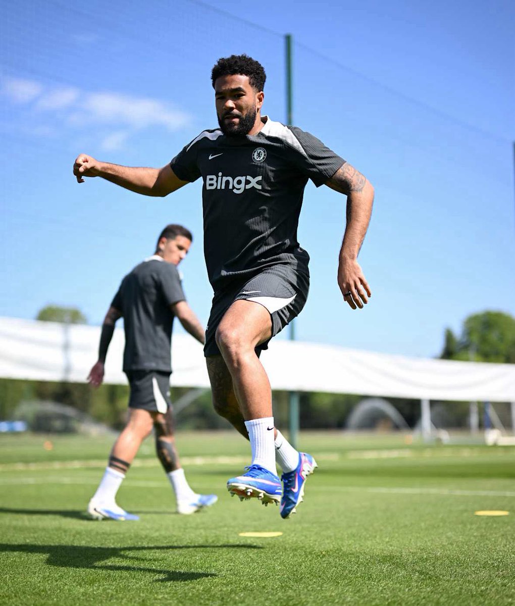 Favour_CFComd's tweet image. 🚨 Positive update for Chelsea! 

Reece James &amp;amp; Levi Colwill are back in training ahead of Monday’s game 💪

Who’s more important to have fit for the final stretch?

A) Reece James  
B) Levi Colwill

Reply with your thoughts! 👇

#CFC #KTBFFH