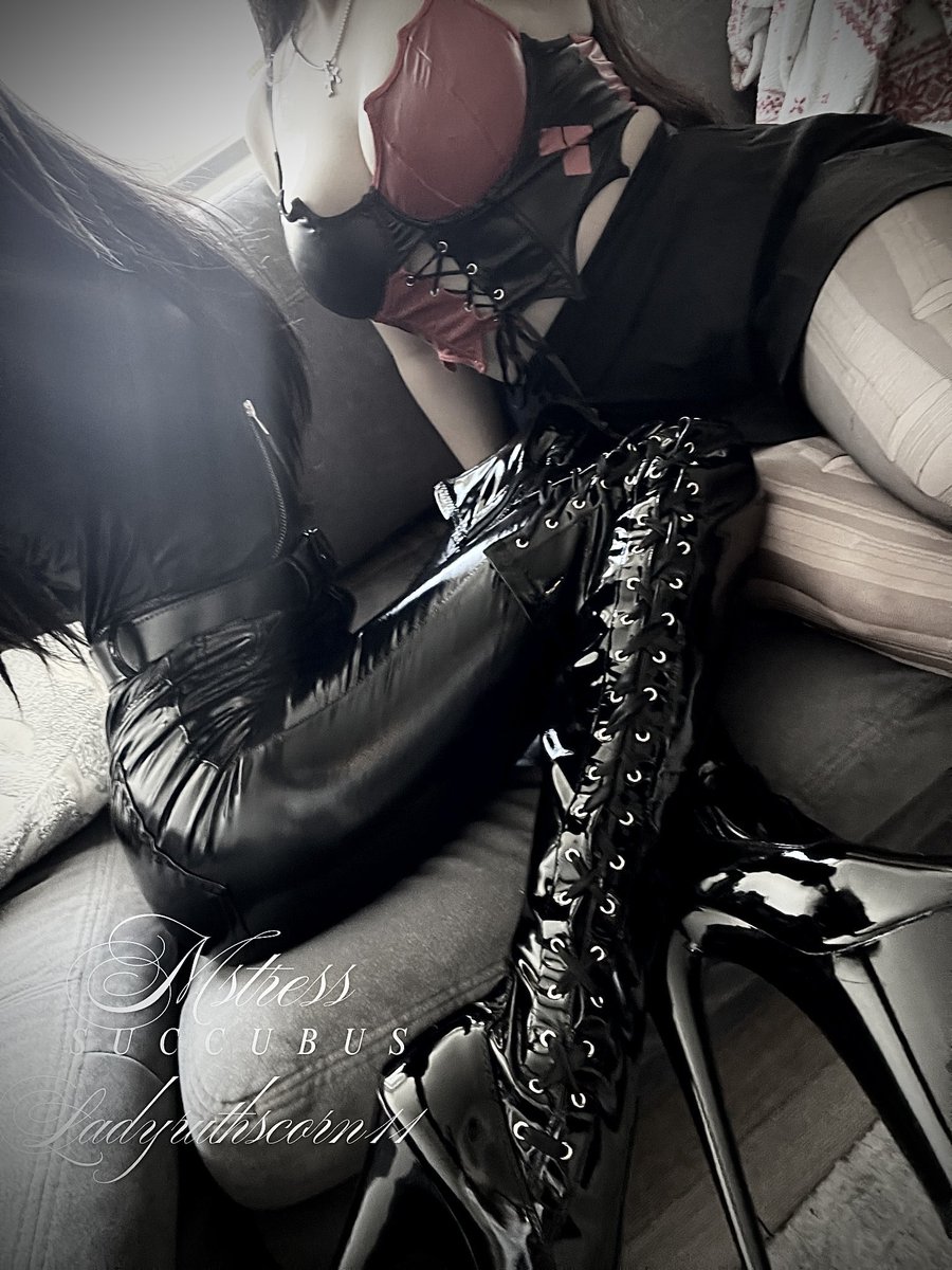 Goddess Succubus⛓️🖤 tweet media