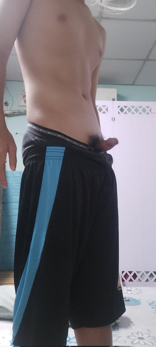 mtri6767's tweet photo. chụp tự sướng ở nhà nwng cac vl^,em 213 không biết có ai muốn hốt em này về kh,kk=)) https://t.co/bkpPc68Cdl