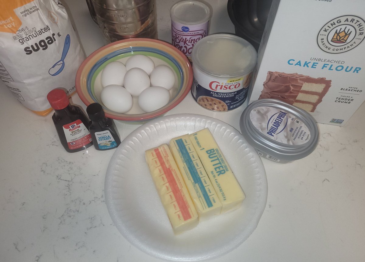 str8ning11's tweet image. Once these #ingredients come to room temperature, I will prepare a cold oven 
Philadelphia cream cheese pound #cake my Grandma's #recipe! 🧑🏽‍🍳
Got to do something for my mental health 🤷🏽
#Baking is therapy.