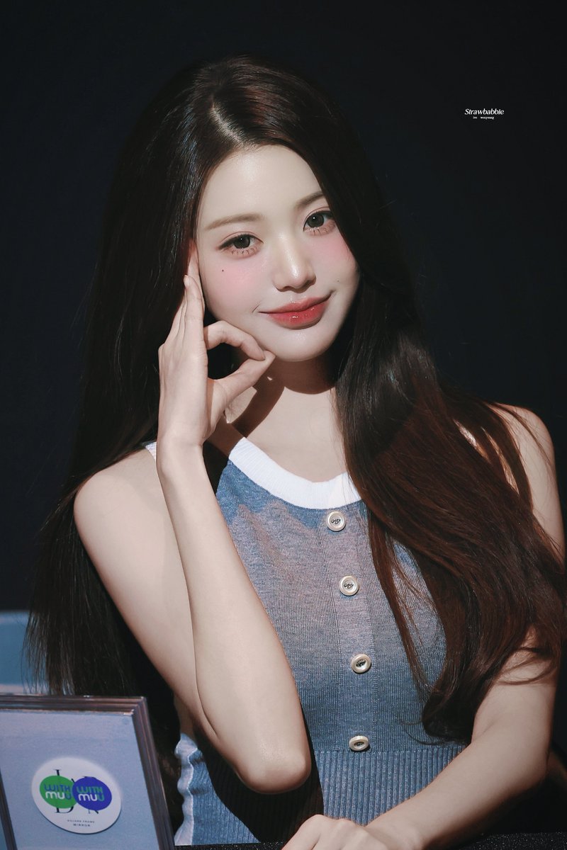 𝑺𝒕𝒓𝒂𝒘𝒃𝒂𝒃𝒃𝒊𝒆🍓 tweet media